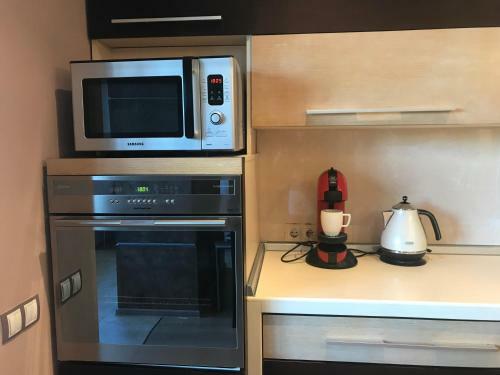 Cozy 2 Bedroom Apartment On Machtova