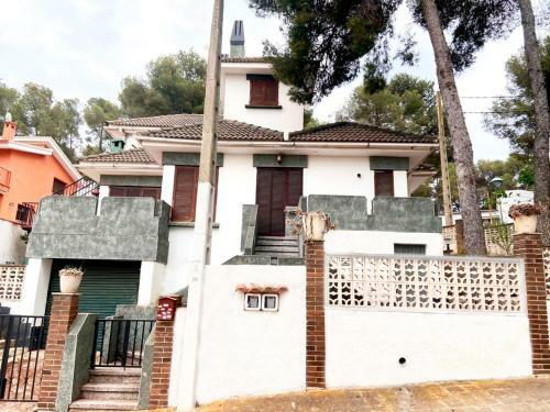 Chalet Cerca A La Playa Con Jard�n Y Barbacoa