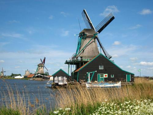 Luxurious Holiday Home In West-graftdijk With Private Garden