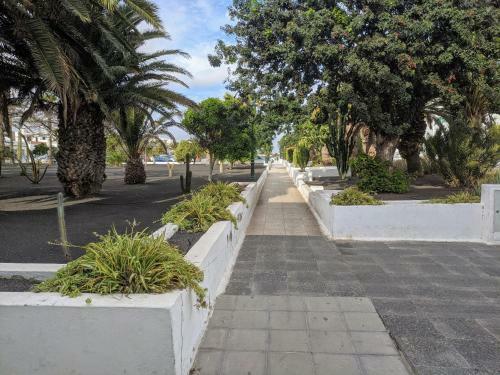 Ground Floor Apartment Suite With Private Garden, Los Charcos
