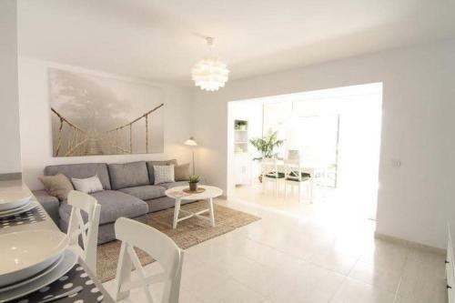 Ground Floor Apartment Suite With Private Garden, Los Charcos