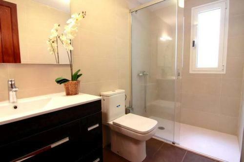 Ground Floor Apartment Suite With Private Garden, Los Charcos