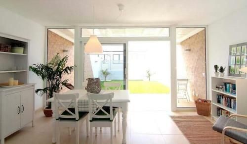 Ground Floor Apartment Suite With Private Garden, Los Charcos