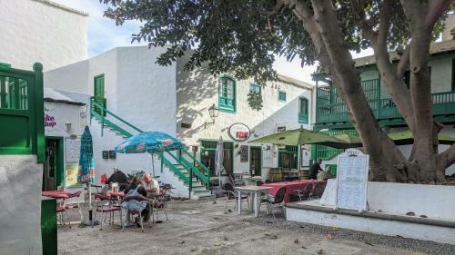 Ground Floor Apartment Suite With Private Garden, Los Charcos