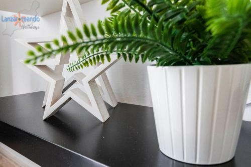 Green Apartment, Bright Apt In Costa Teguise