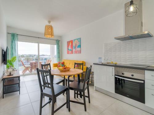 Moderno Apartamento Con Piscina En Costa Teguise