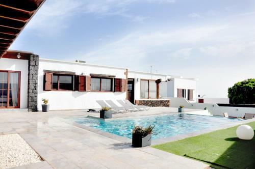 Villa Macher Piscina Climatizada Y Bar Piscina