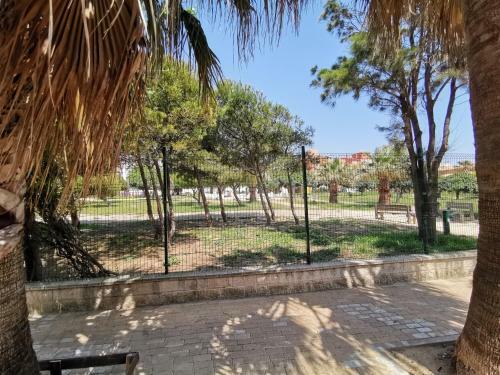 Casa Adosada Con Jard�n
