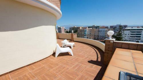 Apartamento �tico Con Piscina Y Barbacoa