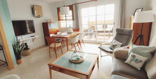 Apartamento �tico Con Piscina Y Barbacoa