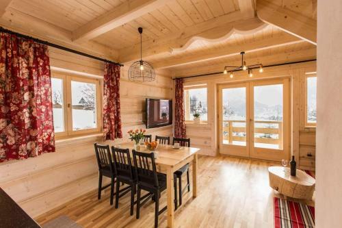 Domki Widokowe -przystanek Salamandra