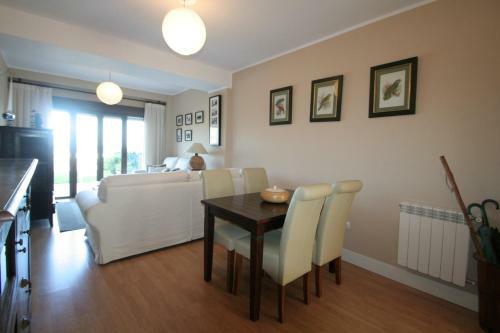 Apartamento En Complejo Residencial Con Piscina