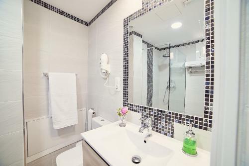 Apartamento La Balconada de Toledo - Parking Gratis - 2 Habitaciones