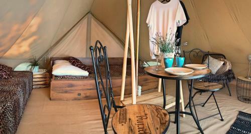 Slowly Glamping Osada Nad Wod?