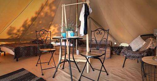 Slowly Glamping Osada Nad Wod?