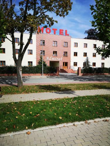 Hotel I Restauracja Admira?