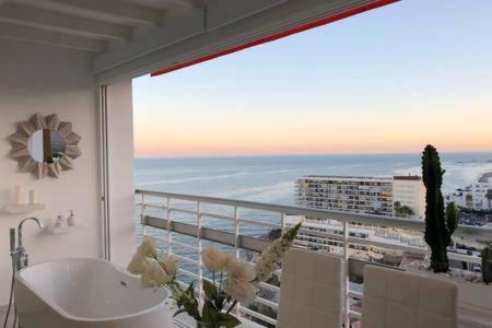 Loft Del Mar - Charming Luxury Apartment At La Roca