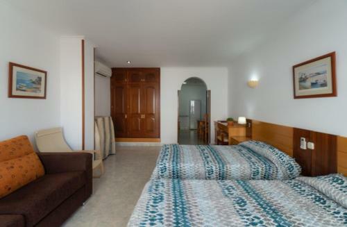 Apartamentos Leonor Y Caracas