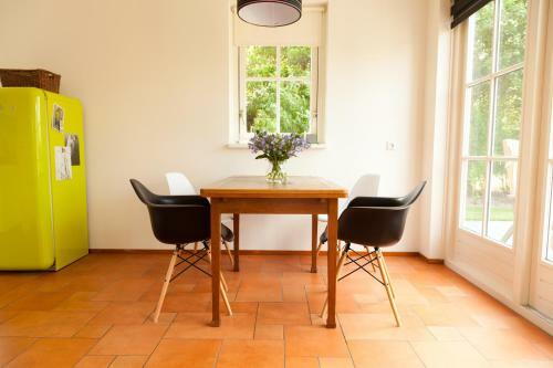 Het Eerste Huisje Vacation Home