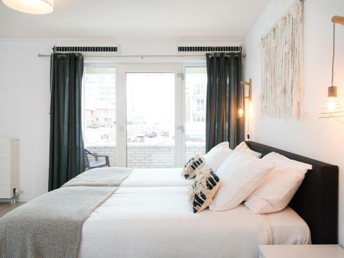 Short Stay Beach Apartment II