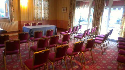 Lansdowne Hotel And Conference Centre