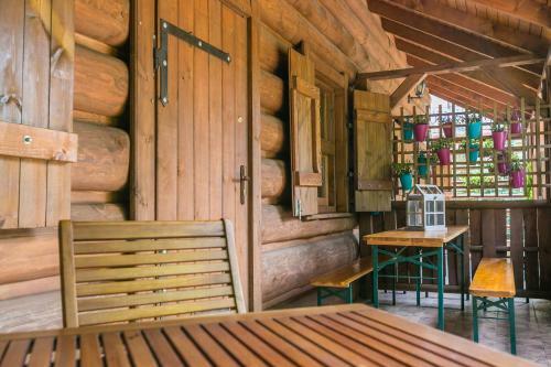 Lodge Domki Pod Jarz?bin?
