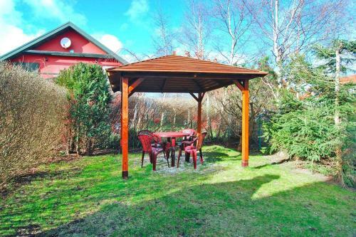 Apartment In Rowy With A Garden