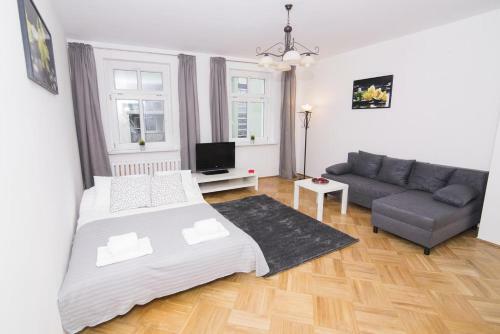 Apartment & Rooms At Glogowska Street