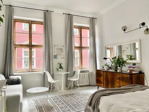 Townhall Apartments