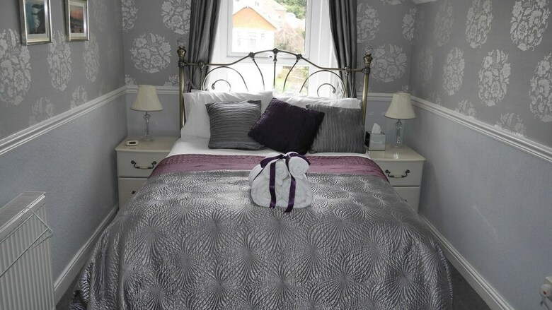 Hostal Trefoil Guest House