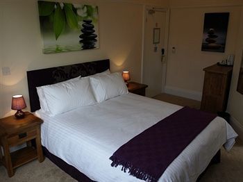 Stones Hotel Bar And Restaurant