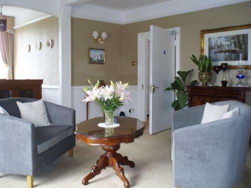 Alcombe House Hotel