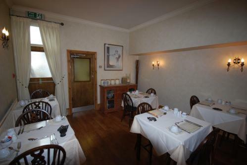 Hostal Sherwood Guest House