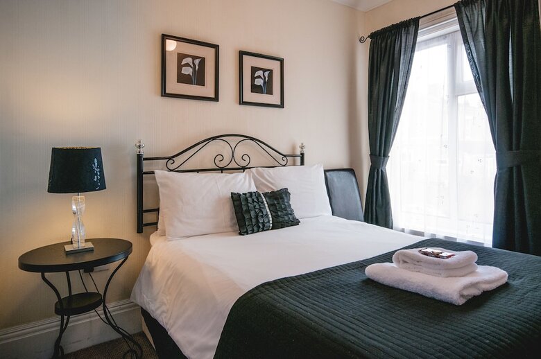 Hostal Arlana Guest House