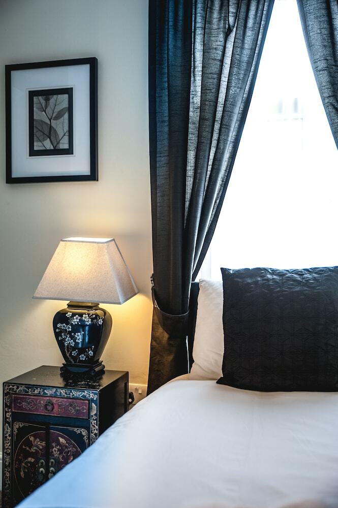 Hostal Arlana Guest House
