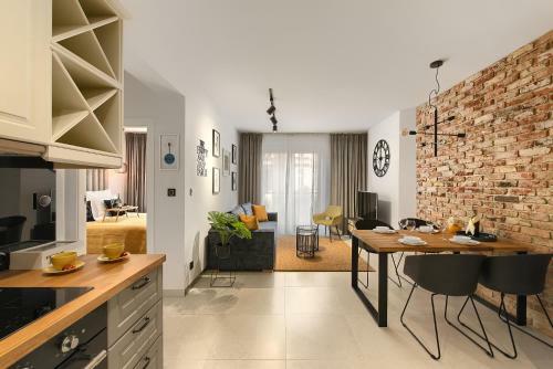Impero Apartment Elite -pozna? Parking