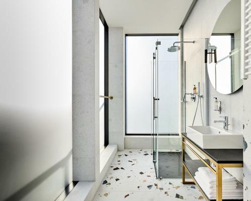 Hotel Liberte 33 Bw Premier Collection