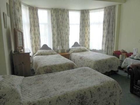 Hostal The Knoll Guesthouse