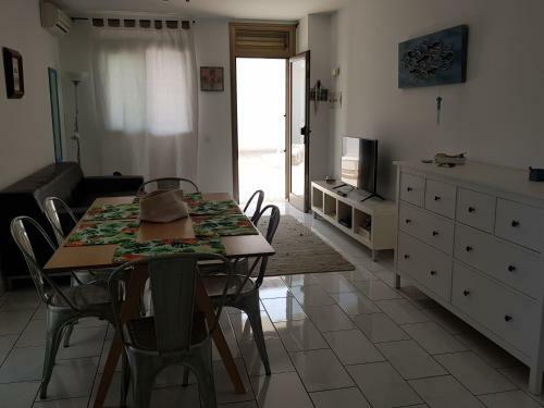 Ocean Breeze Apartment