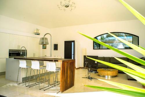 Villa Casa Paloma With Heated Pool In El Roque