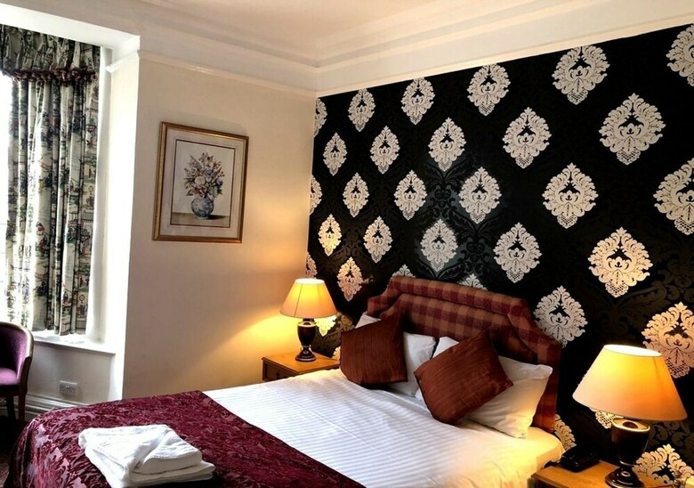 Westone Manor Hotel