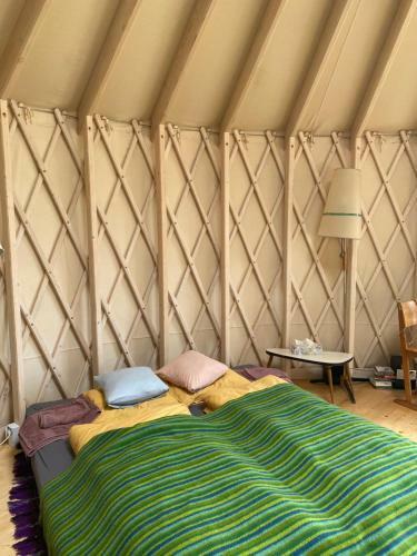 Black Yurt Chromiec
