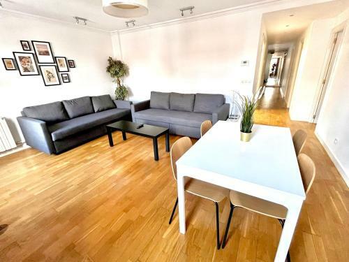 Apartamento Espacios Blanco Plaza Mayor - Con Vistas.