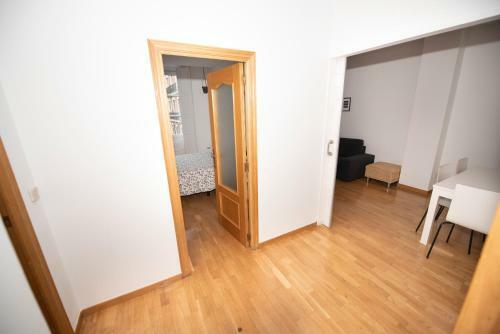 Apartamento Espacios Blanco Plaza Mayor - Con Vistas.