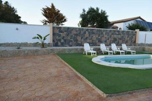 Bamb� � Casa Rural En Vejer Con Piscina Privada