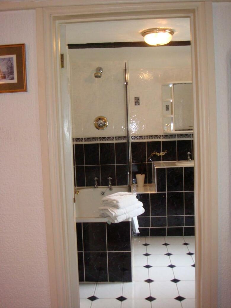 Hotel Gibtel Lodge & Cafe