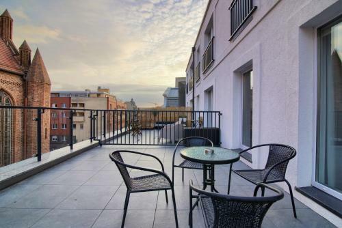 Apartments In - River House