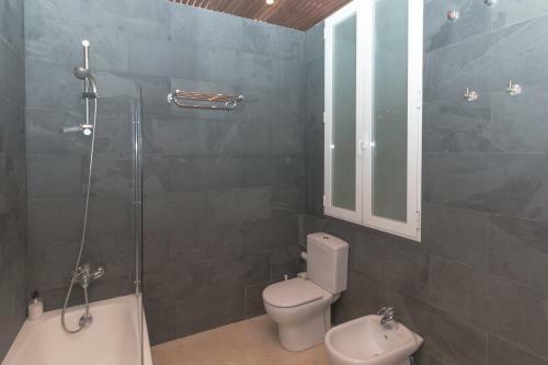 Hostal Bet Apartments - Canovas Rooms