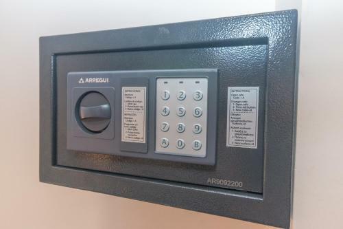 Hostal Bet Apartments - Canovas Rooms