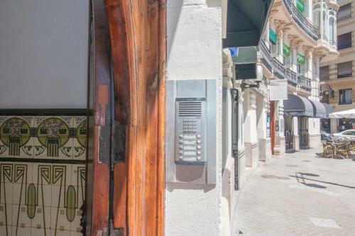 Hostal Bet Apartments - Canovas Rooms